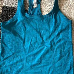 Lululemon athletic tank size 4